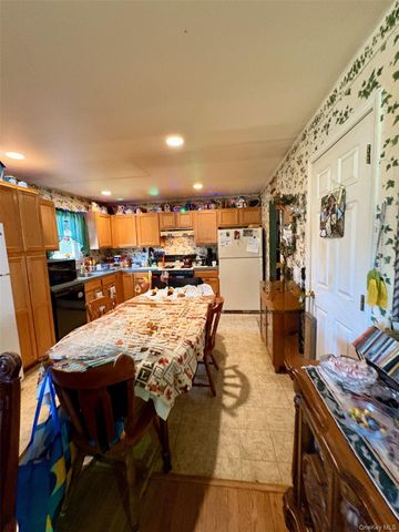 142 King Road, Rocky Point, NY 11778