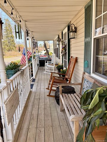 142 King Road, Rocky Point, NY 11778