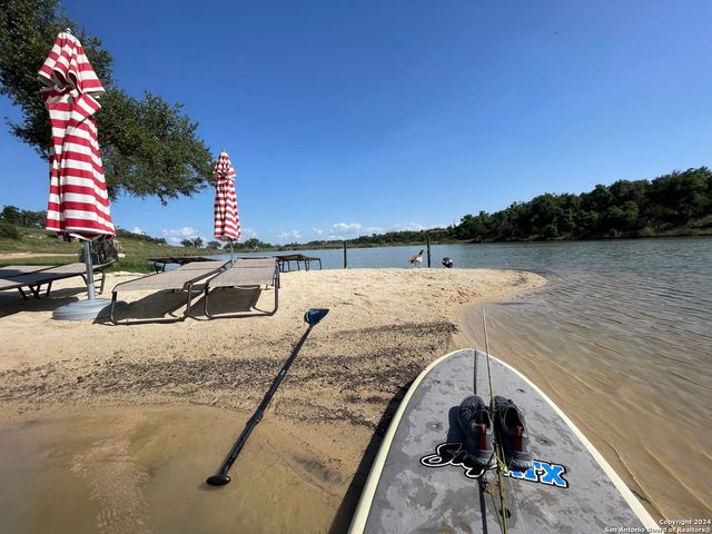 679 Lago Vista Drive, Fredericksburg, TX 78624