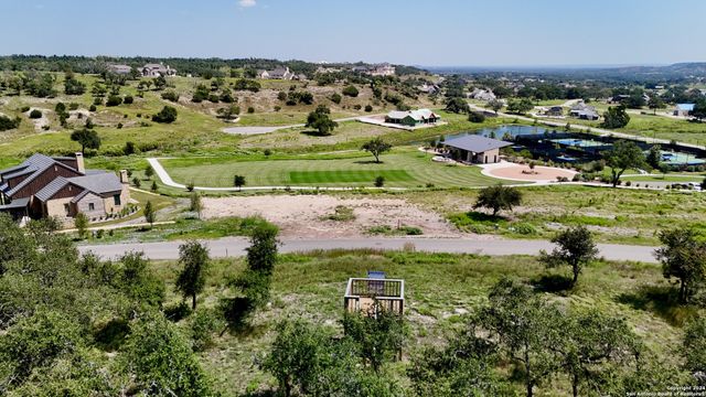 679 Lago Vista Drive, Fredericksburg, TX 78624