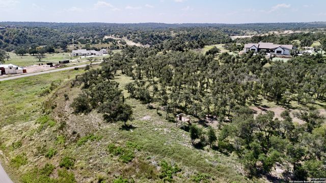 679 Lago Vista Drive, Fredericksburg, TX 78624