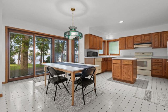 W1534 Sandstone Avenue, Green Lake, WI 54941