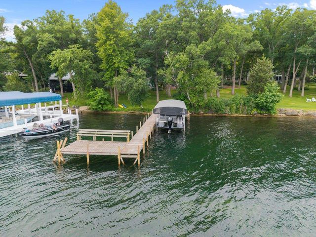 W1534 Sandstone Avenue, Green Lake, WI 54941