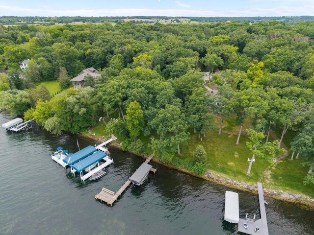 W1534 Sandstone Avenue, Green Lake, WI 54941