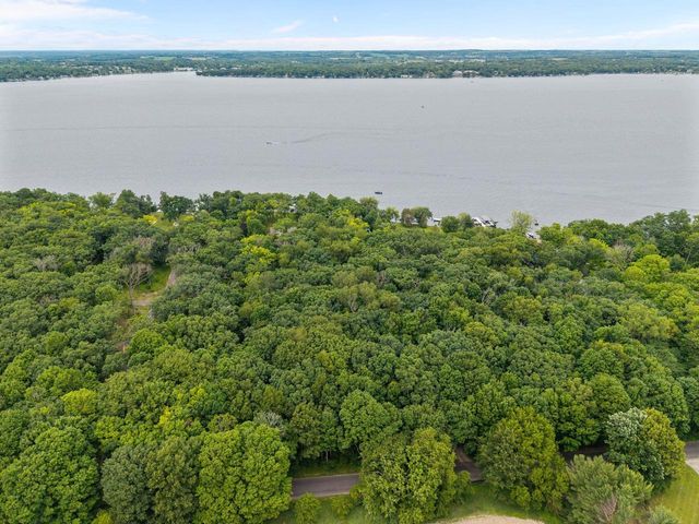 W1534 Sandstone Avenue, Green Lake, WI 54941