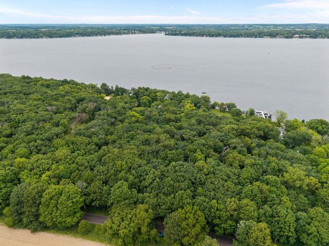 W1534 Sandstone Avenue, Green Lake, WI 54941