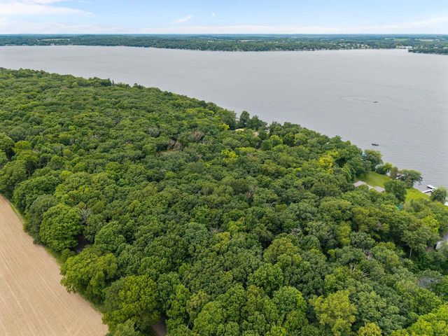 W1534 Sandstone Avenue, Green Lake, WI 54941