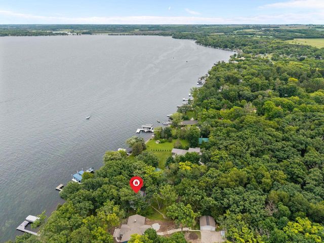 W1534 Sandstone Avenue, Green Lake, WI 54941