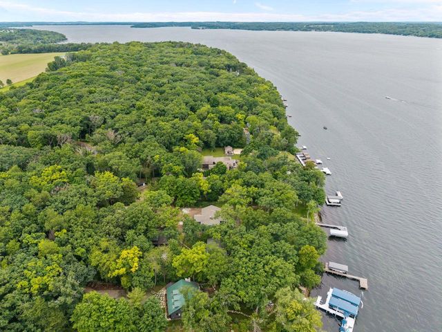 W1534 Sandstone Avenue, Green Lake, WI 54941