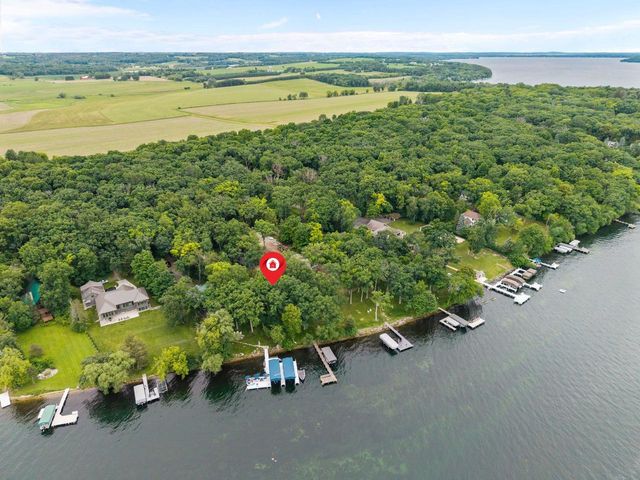 W1534 Sandstone Avenue, Green Lake, WI 54941