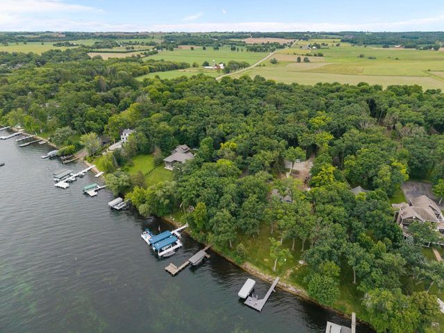 W1534 Sandstone Avenue, Green Lake, WI 54941
