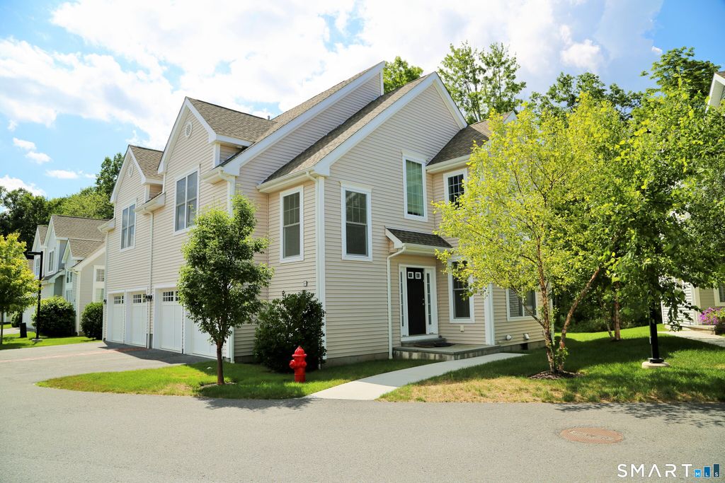 60 Copper Square Drive 60, Bethel, CT 06801