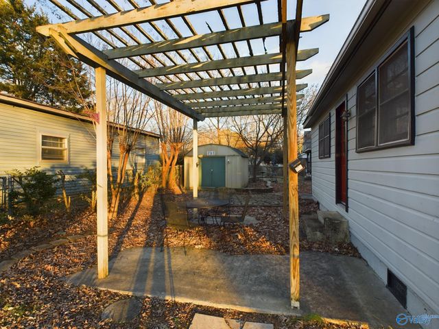 801 Mckinley Avenue NE, Huntsville, AL 35801