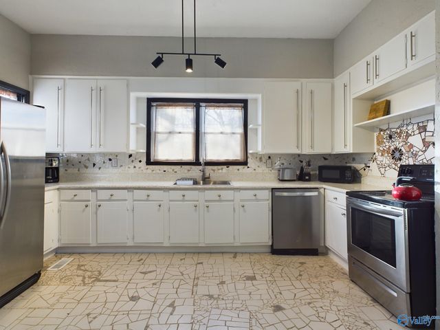 801 Mckinley Avenue NE, Huntsville, AL 35801