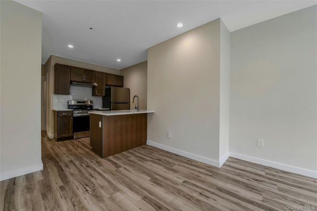 400 A New York Avenue 2, Huntington, NY 11743