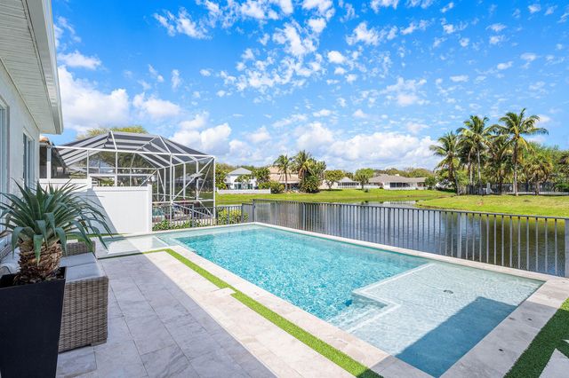 1211 Delray Lakes Drive, Delray Beach, FL 33444