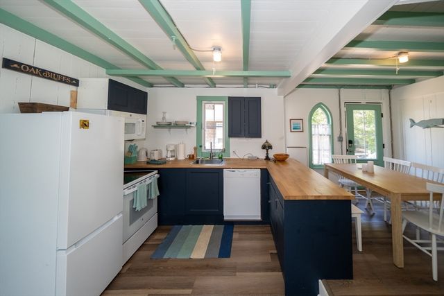 9 Brunswick, Oak Bluffs, MA 02557