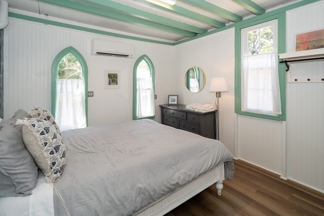 9 Brunswick, Oak Bluffs, MA 02557