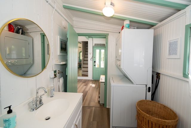 9 Brunswick, Oak Bluffs, MA 02557