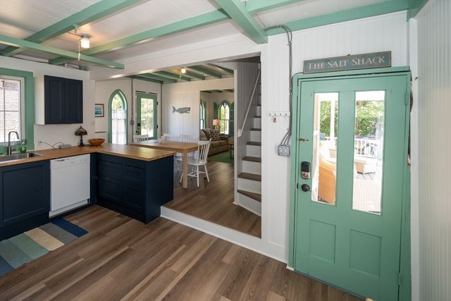 9 Brunswick, Oak Bluffs, MA 02557