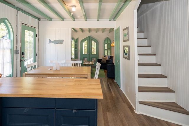 9 Brunswick, Oak Bluffs, MA 02557