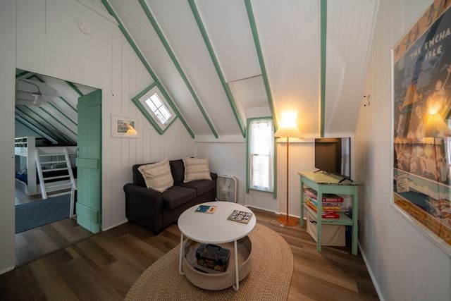 9 Brunswick, Oak Bluffs, MA 02557