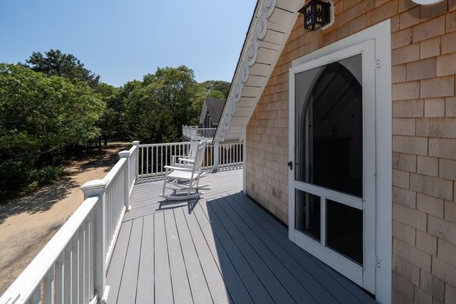 9 Brunswick, Oak Bluffs, MA 02557