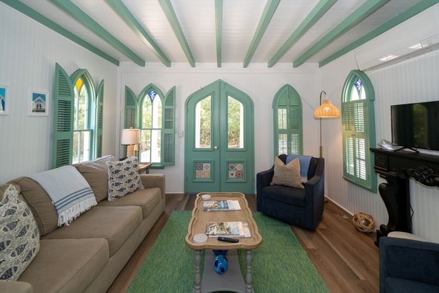 9 Brunswick, Oak Bluffs, MA 02557