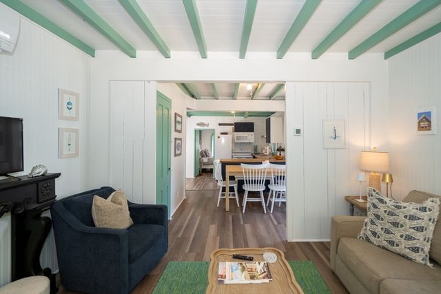 9 Brunswick, Oak Bluffs, MA 02557