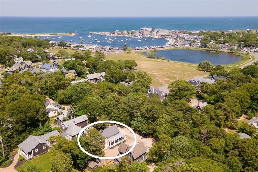 9 Brunswick, Oak Bluffs, MA 02557