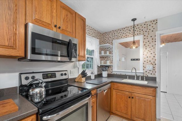 210 Bourne Street, Manchester, NH 03103