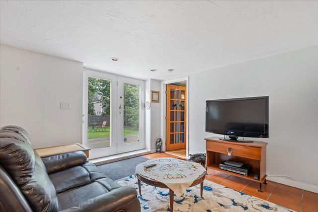 210 Bourne Street, Manchester, NH 03103