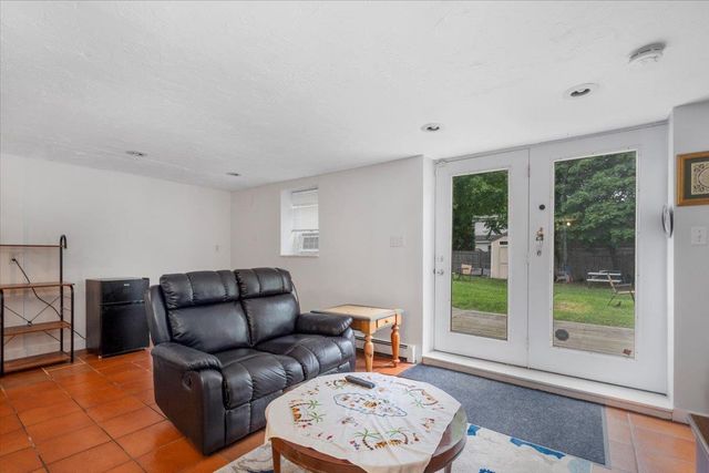 210 Bourne Street, Manchester, NH 03103