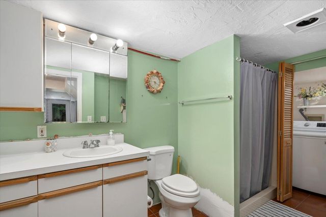 210 Bourne Street, Manchester, NH 03103