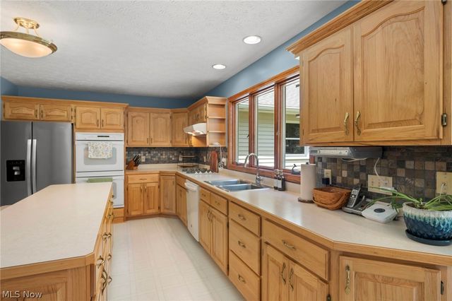 167 Rebecca Lane, Brunswick, OH 44212