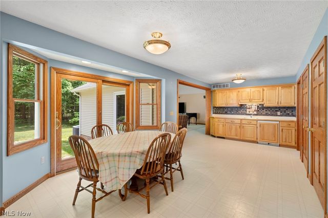 167 Rebecca Lane, Brunswick, OH 44212