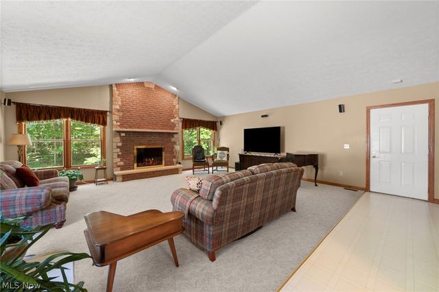 167 Rebecca Lane, Brunswick, OH 44212