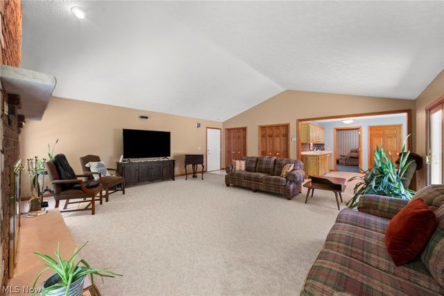 167 Rebecca Lane, Brunswick, OH 44212
