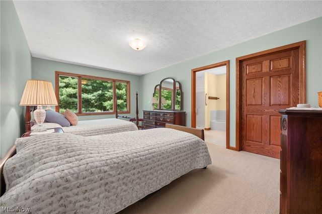 167 Rebecca Lane, Brunswick, OH 44212