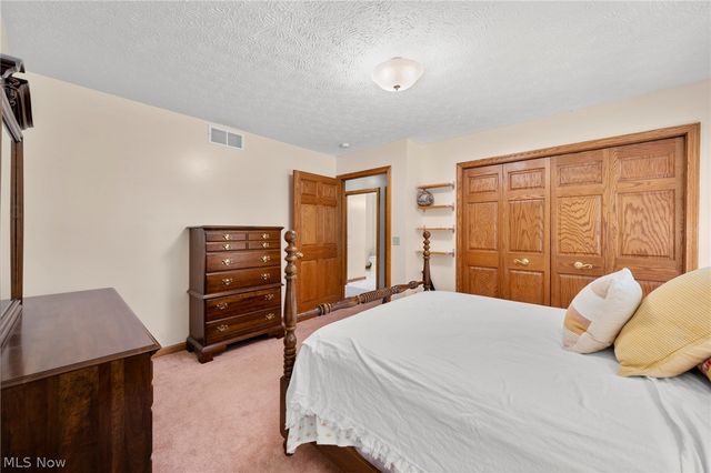 167 Rebecca Lane, Brunswick, OH 44212