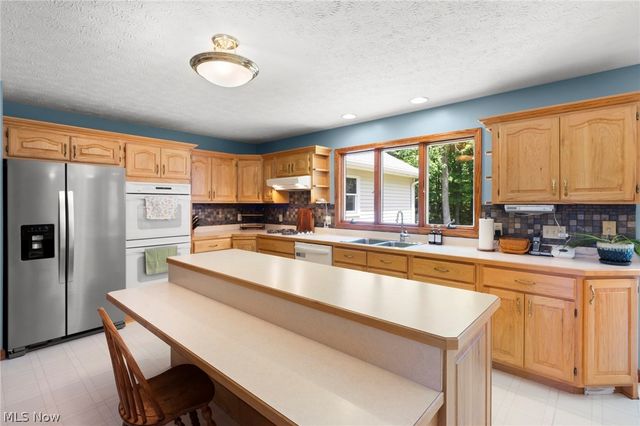 167 Rebecca Lane, Brunswick, OH 44212