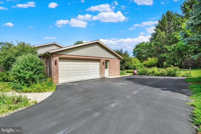 3558 CIMMERON RD, York, PA 17402