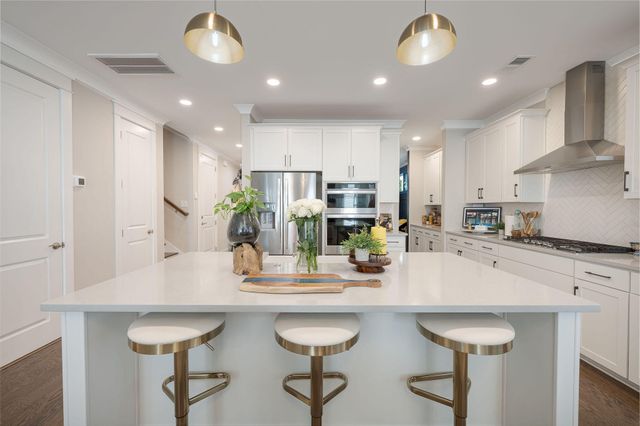 7212 Mossy Creek Lane, Hanahan, SC 29410