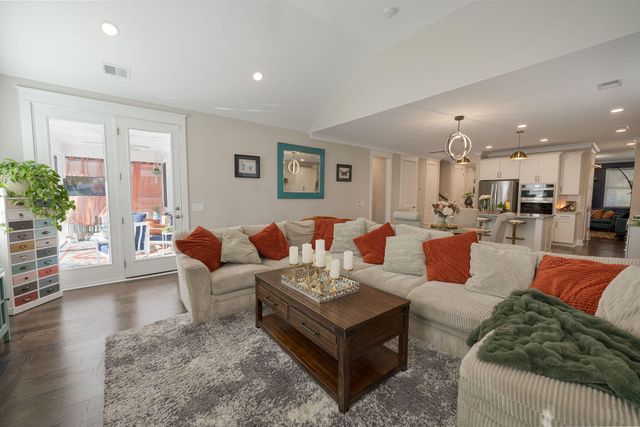 7212 Mossy Creek Lane, Hanahan, SC 29410