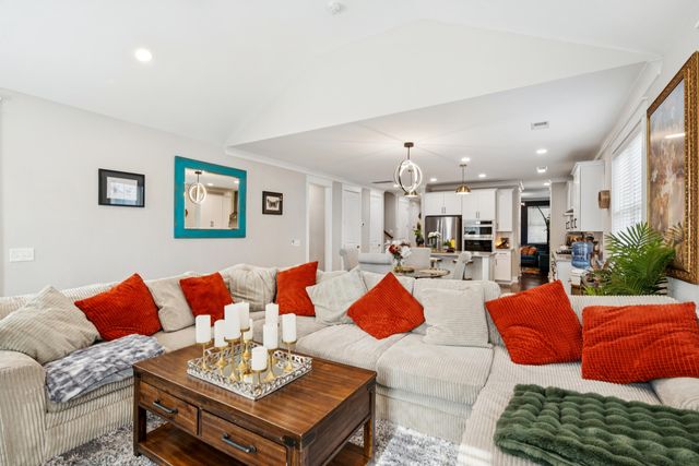 7212 Mossy Creek Lane, Hanahan, SC 29410