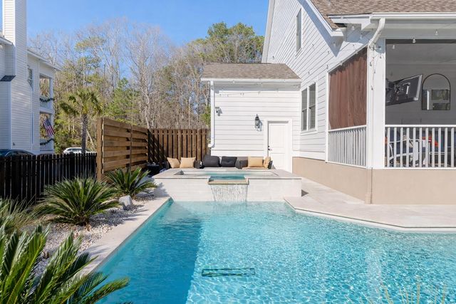 7212 Mossy Creek Lane, Hanahan, SC 29410