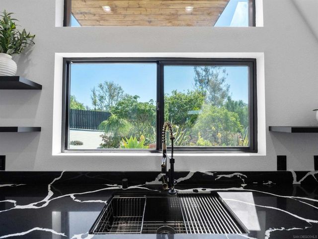 6937 Madrone, San Diego, CA 92114