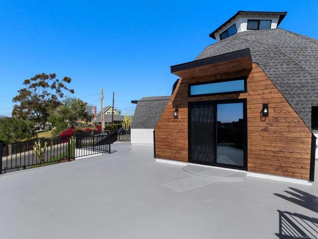 6937 Madrone, San Diego, CA 92114