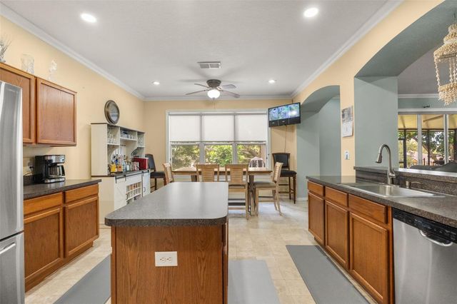 211 HUNT STREET, Clermont, FL 34711