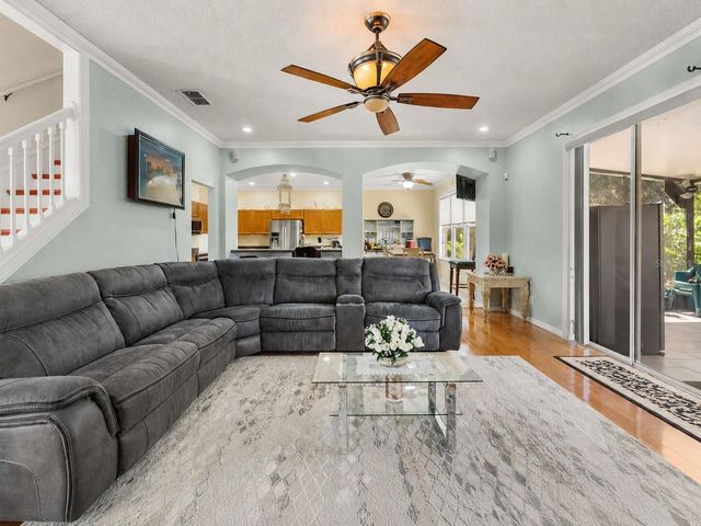 211 HUNT STREET, Clermont, FL 34711